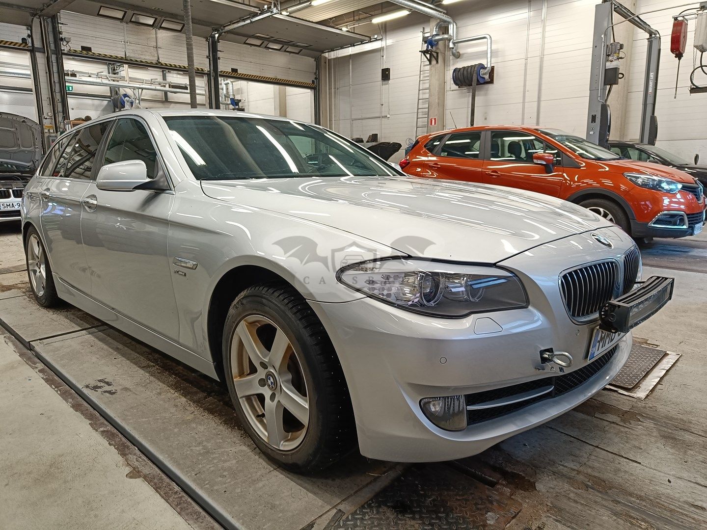 BMW 5 Series 530d xDRIVE 2012