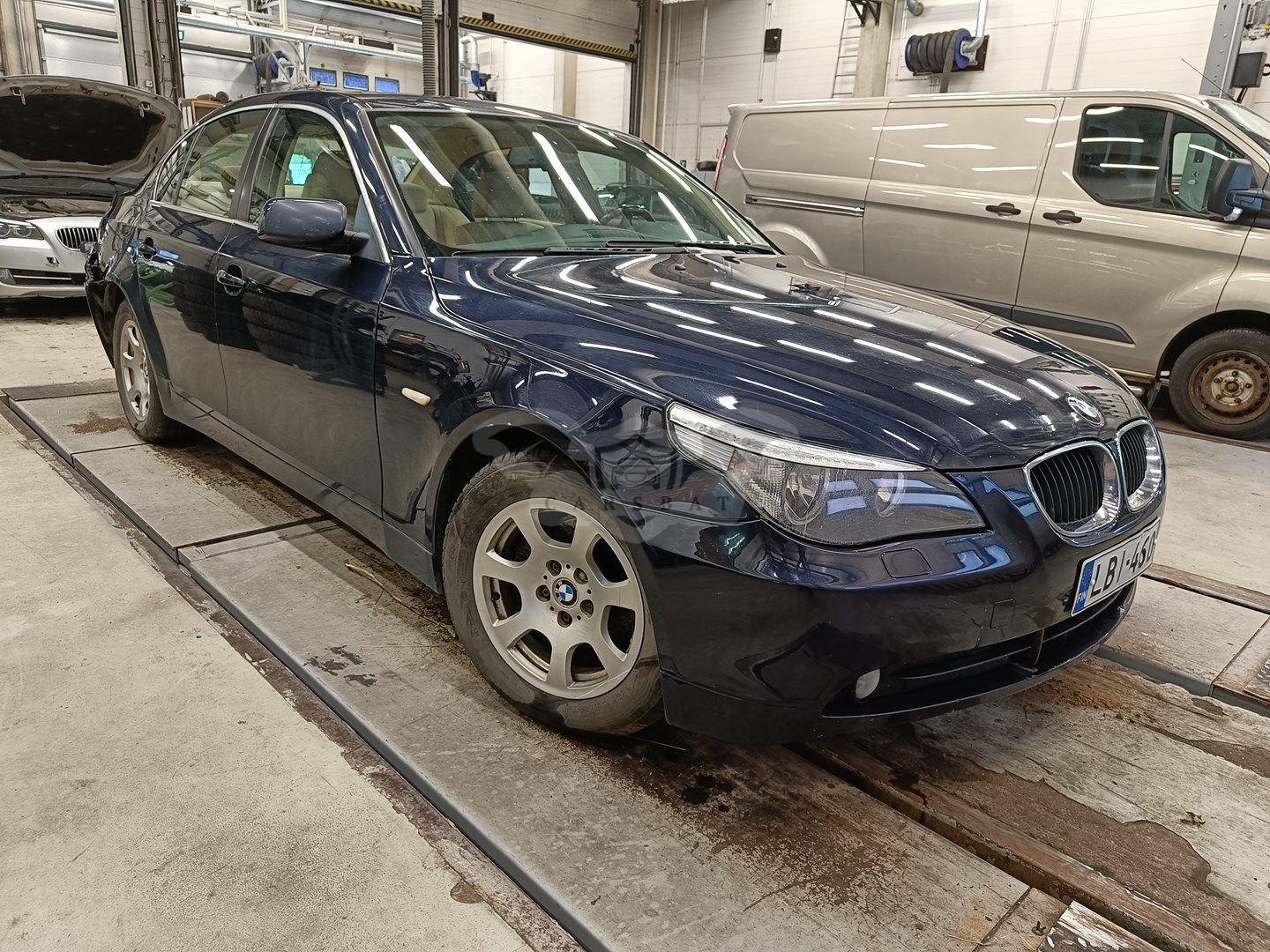 BMW 5 Series 520i 2004