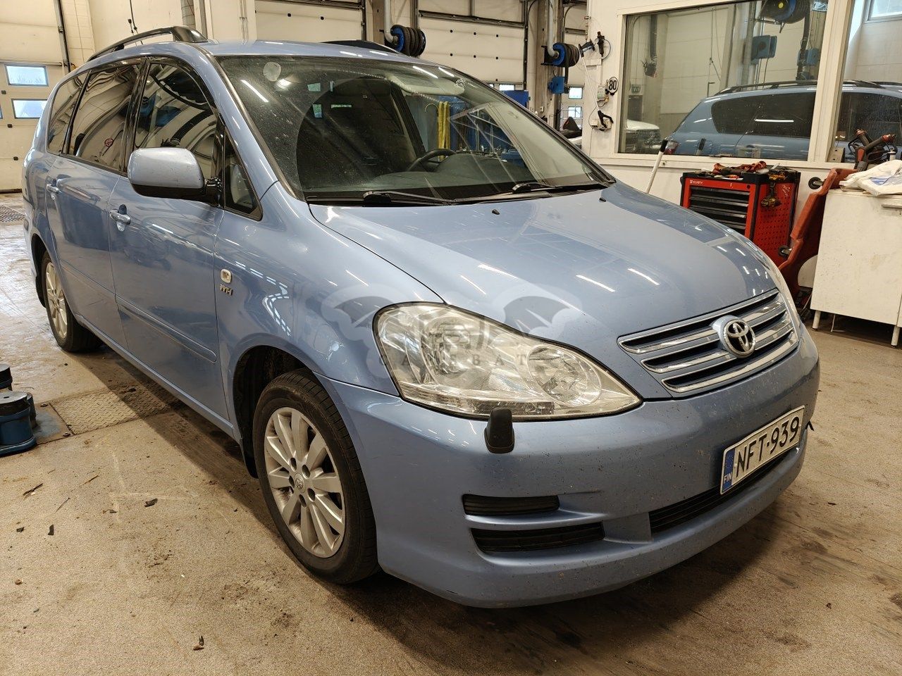 Toyota Avensis VERSO 2.0 2004