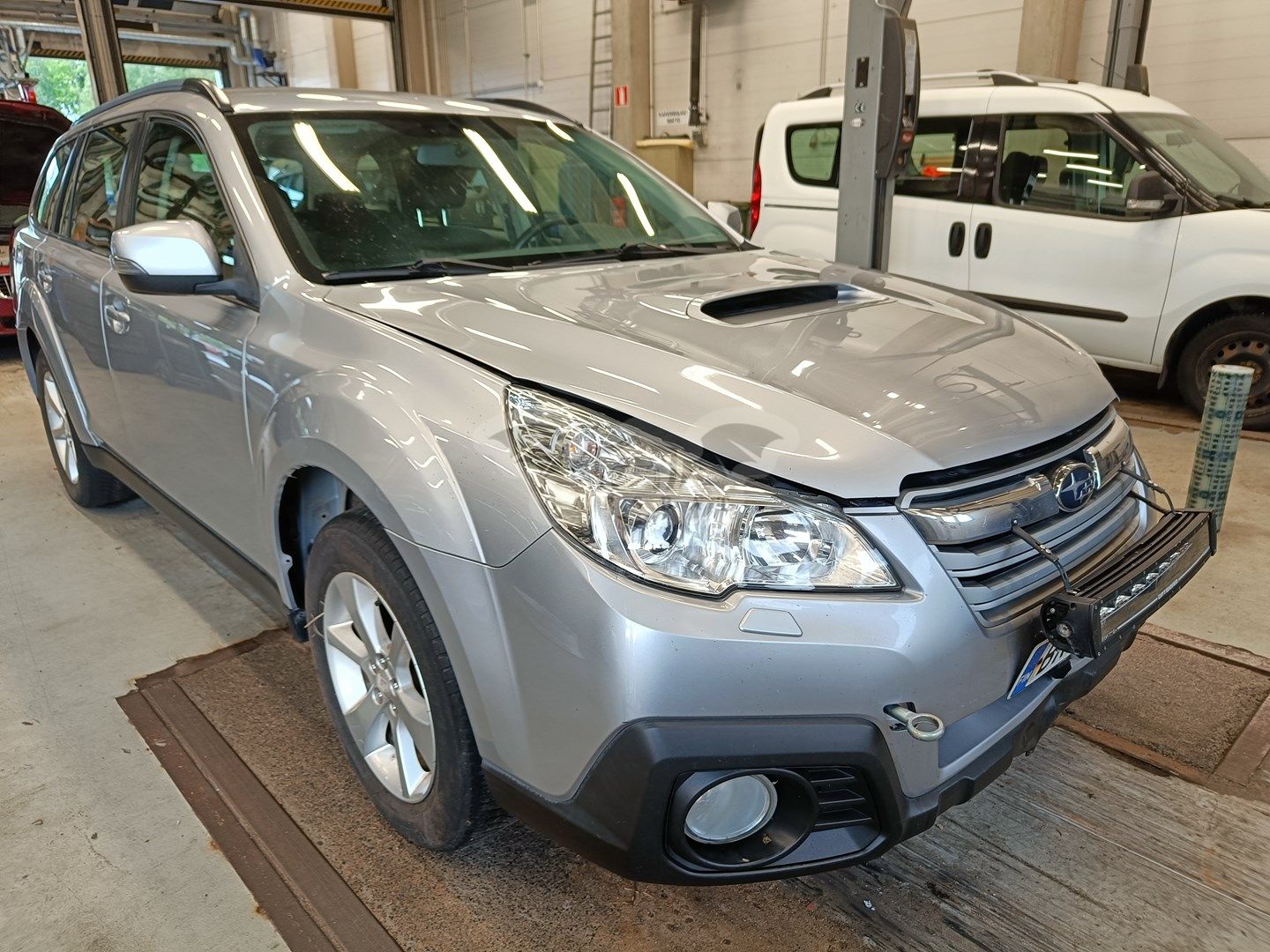 Subaru Legacy 2.0D 2013