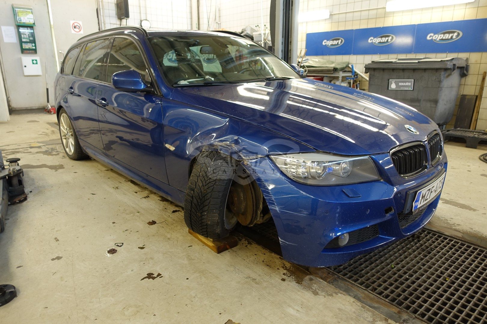 BMW 3 Series 330d 2010