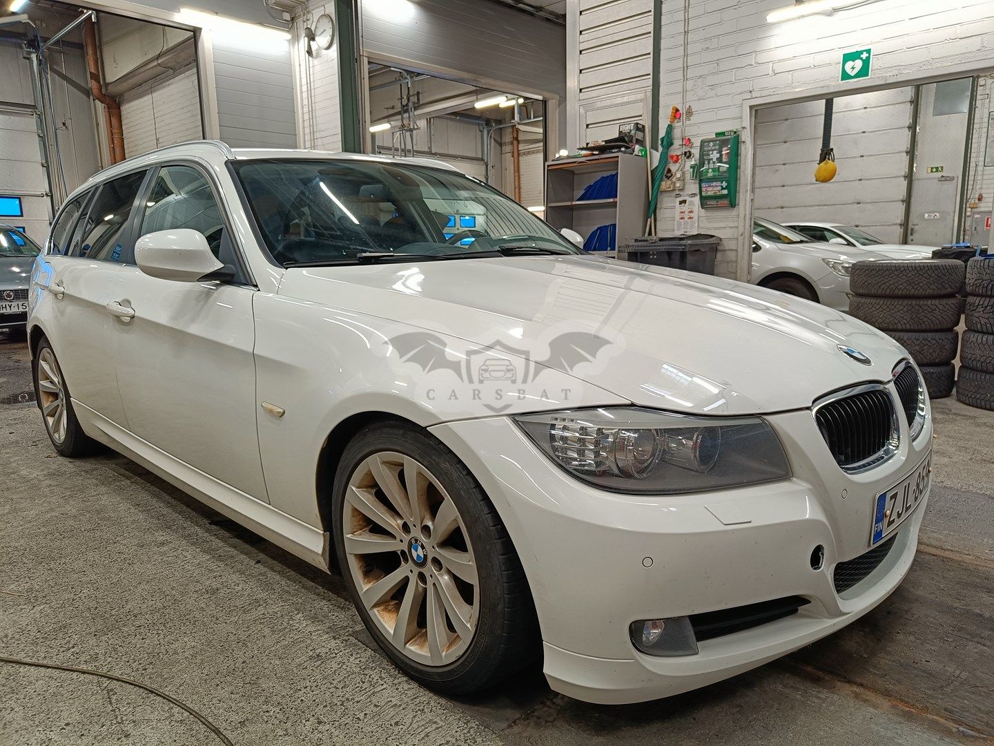 BMW 3 Series 318i 2012