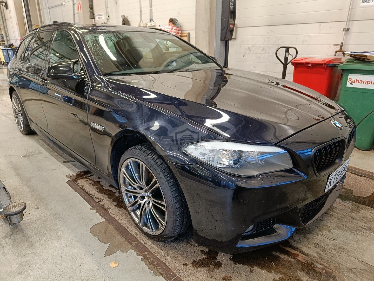 BMW 5 Series 520dA 2011