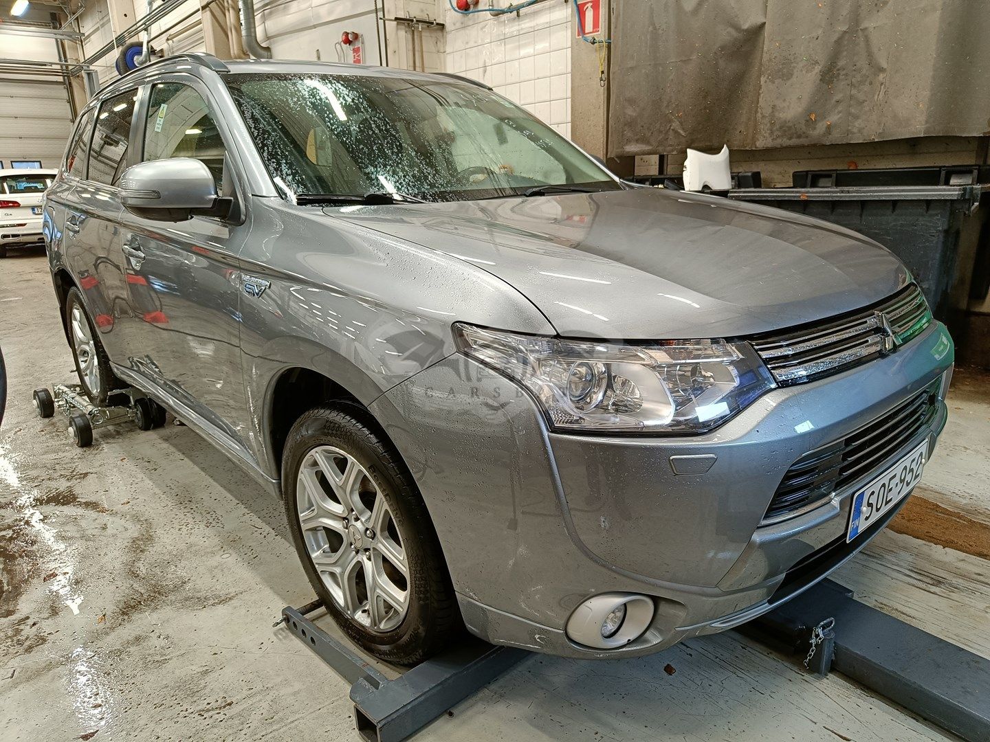 Mitsubishi Outlander PHEV 2014