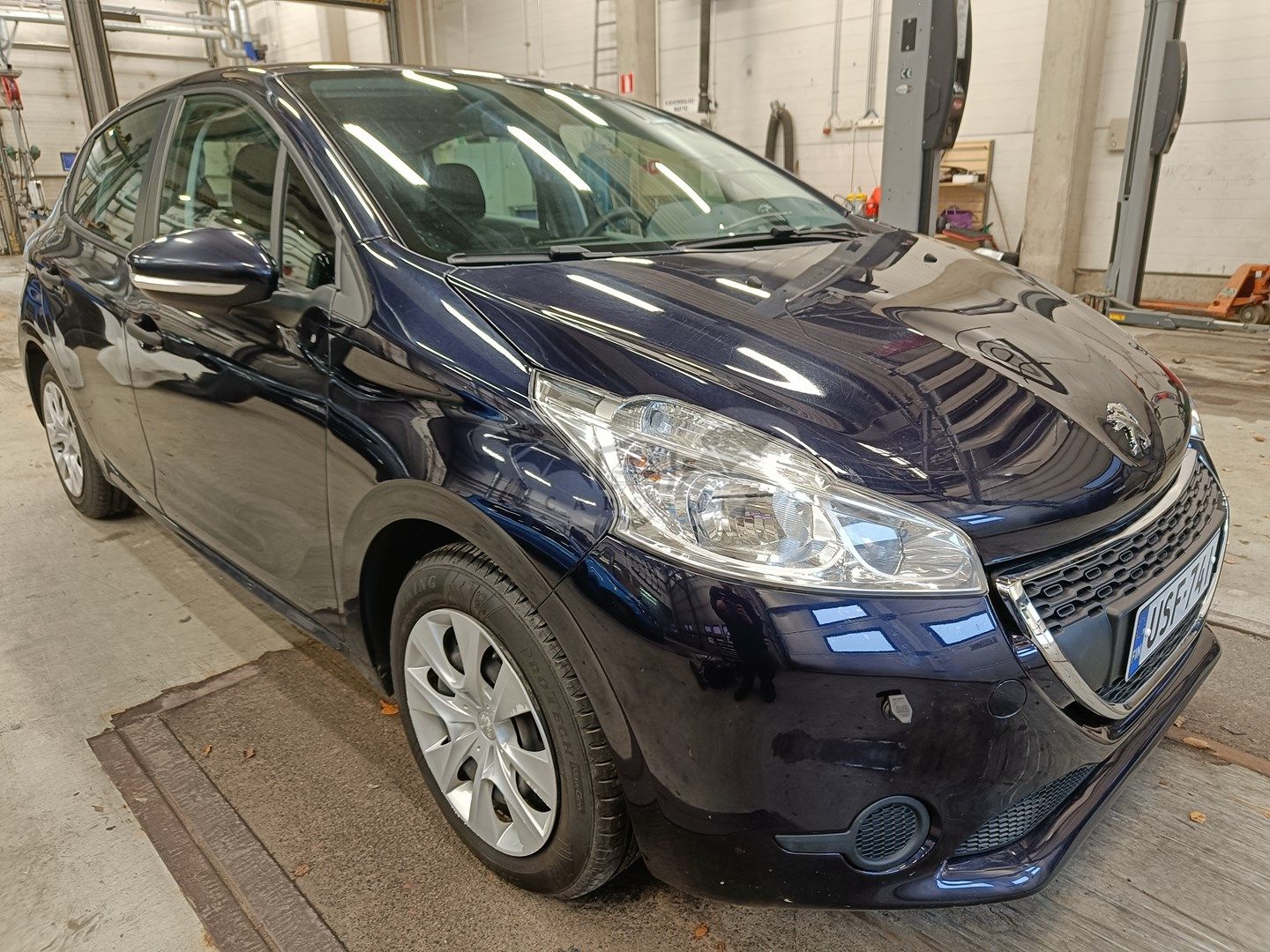 Peugeot 208 1.0 2015
