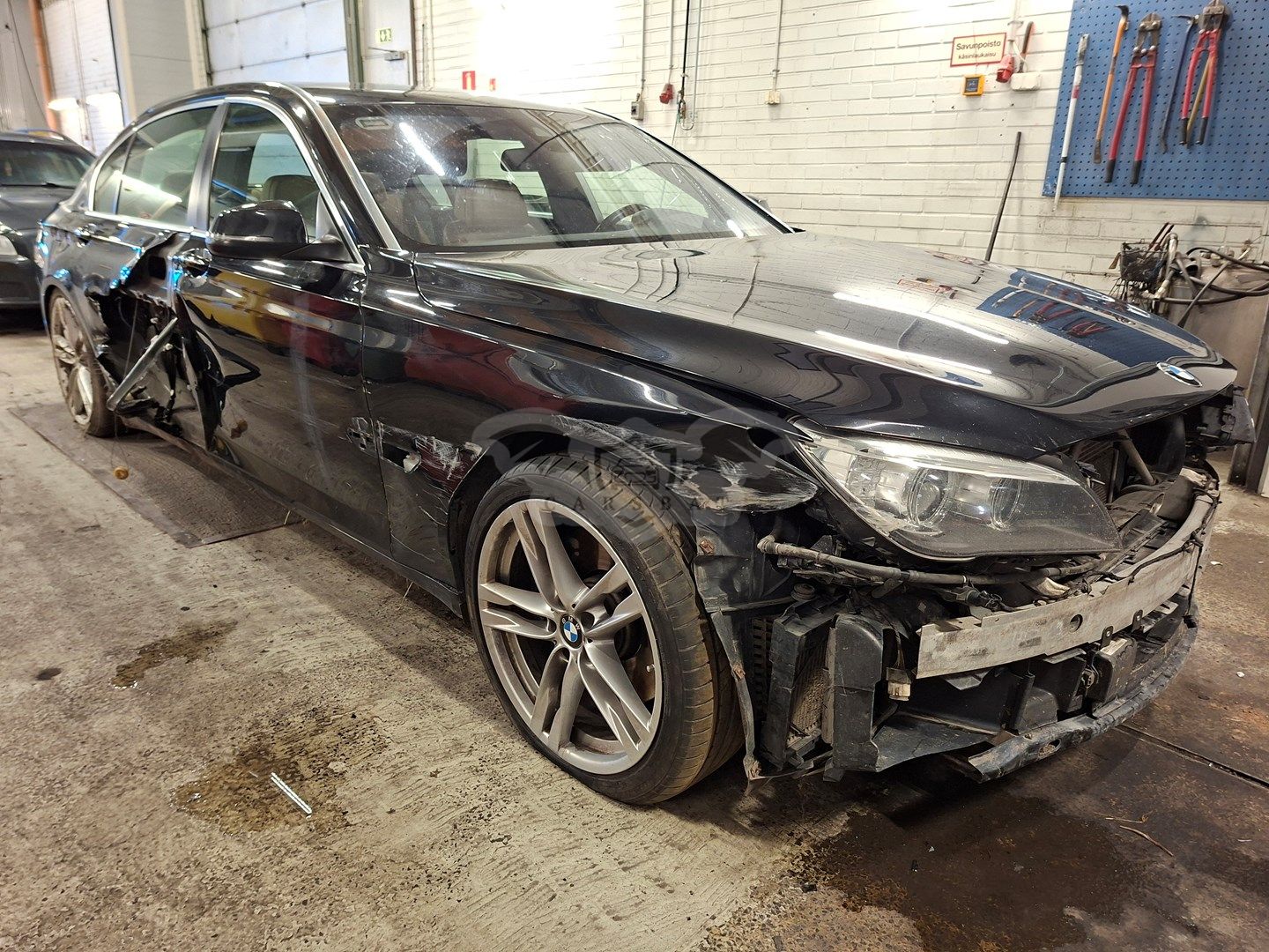 BMW 7 Series 750Ld xDRIVE 2012