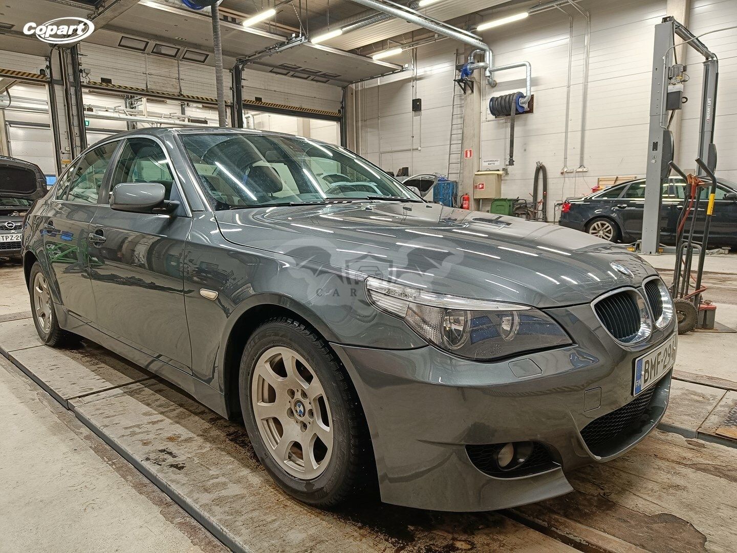 BMW 5 Series 520i 2004