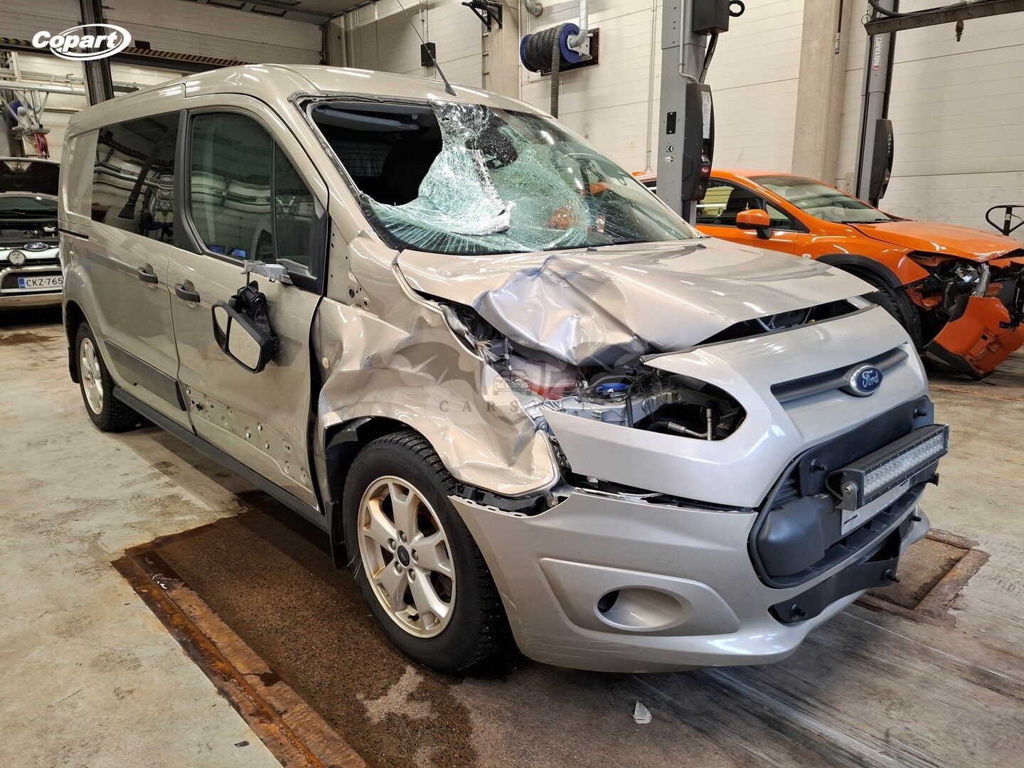 Ford Transit Connect PITKÄ VAN 2+1+1D 2015