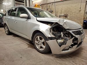 Kia Ceed 1,6 CRDi Active SW A/T 2011