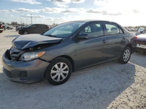 Toyota Corolla BASE 1.8L 4 2013