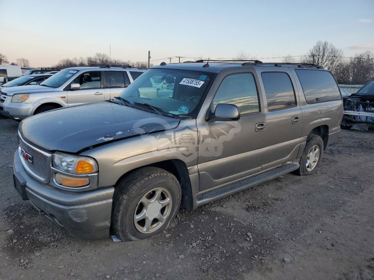 GMC Yukon DENALI 6.0L  8 2005