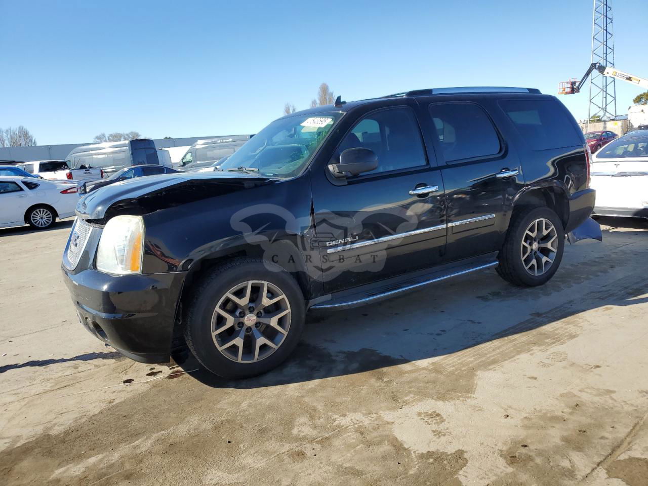 GMC Yukon DENALI 6.2L  8 2011