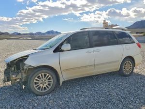 Toyota Sienna 3.5L 6 2010