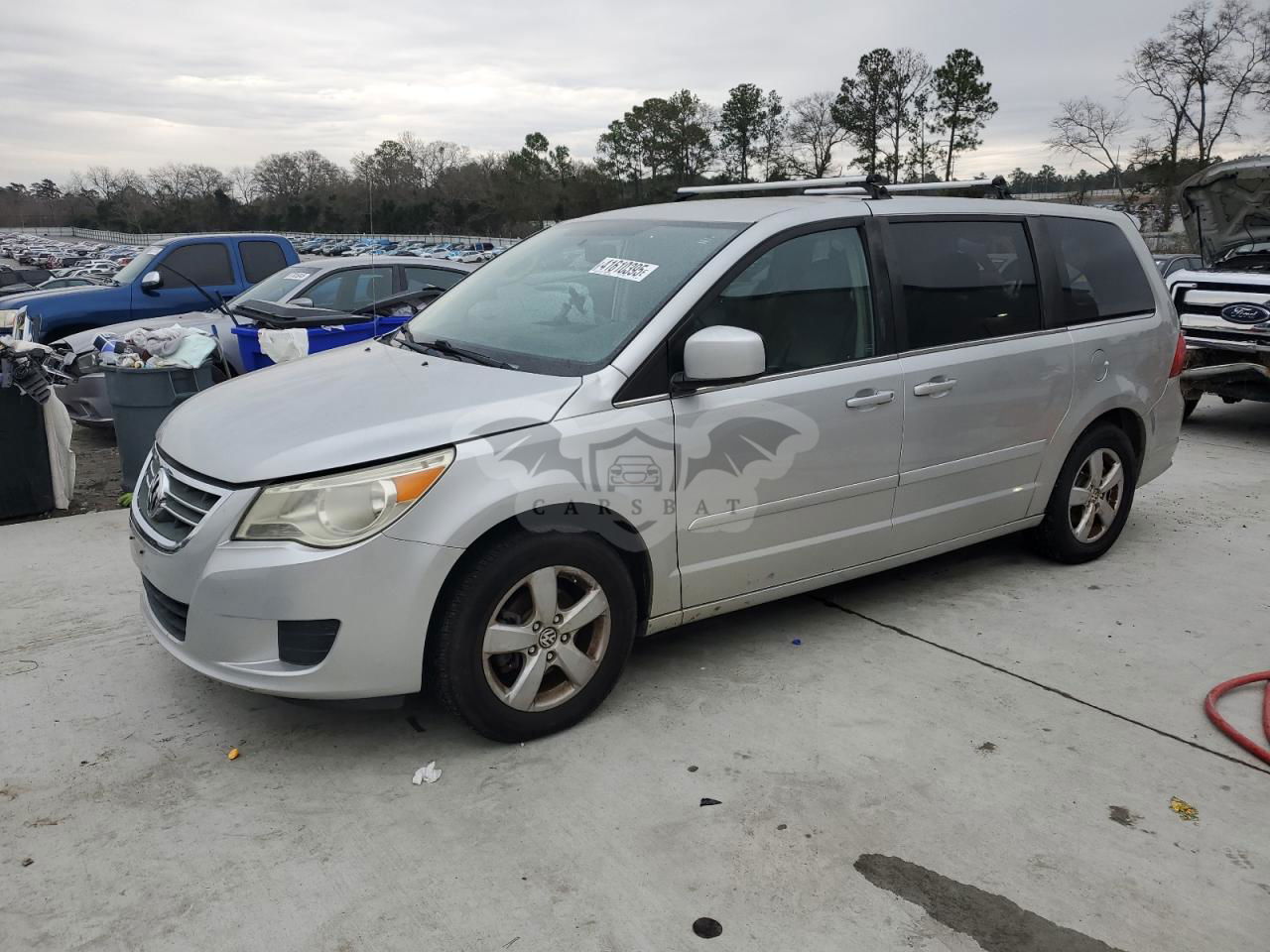 Volkswagen Routan 3.8L  6 2010