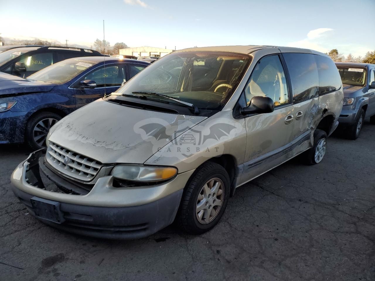 Plymouth Voyager SE 3.3L 6 1999