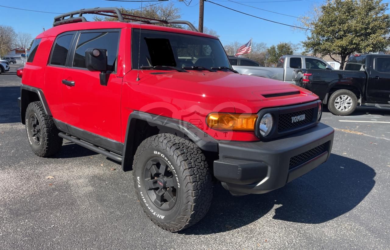 Toyota FJ Cruiser 4.0L 6 2012