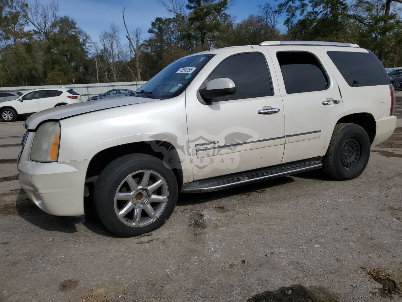 GMC Yukon DENALI 6.2L  8 2010