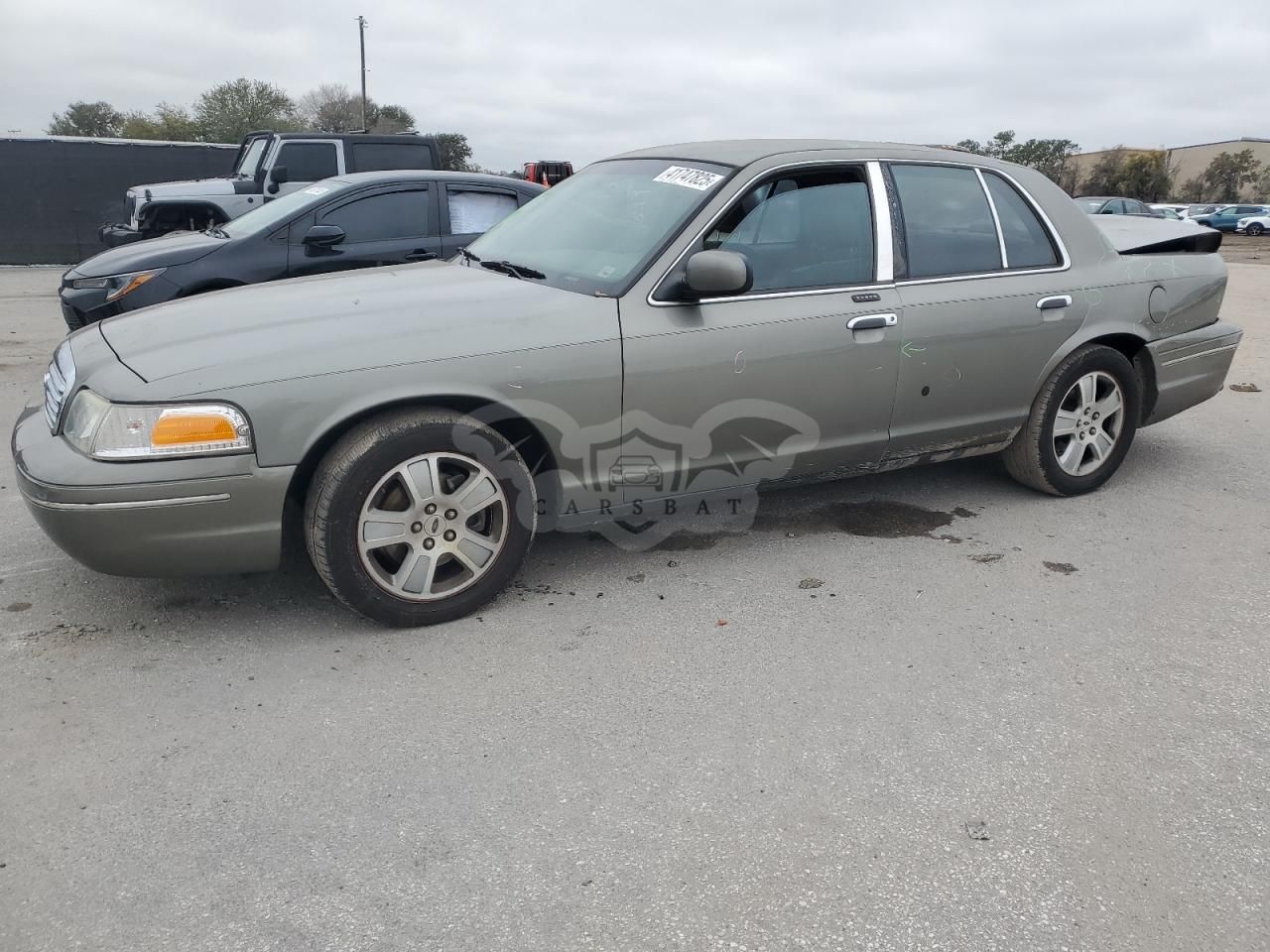 Ford Crown LX 4.6L 8 2003