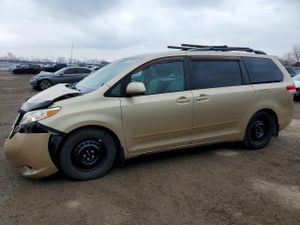 Toyota Sienna 3.5L 6 2011