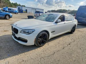 BMW 7 Series 4.4L 8 2015