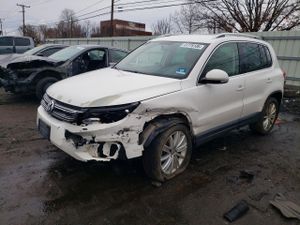 Volkswagen Tiguan 2.0L 4 2013