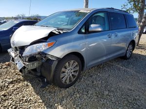 Toyota Sienna 3.5L 6 2013