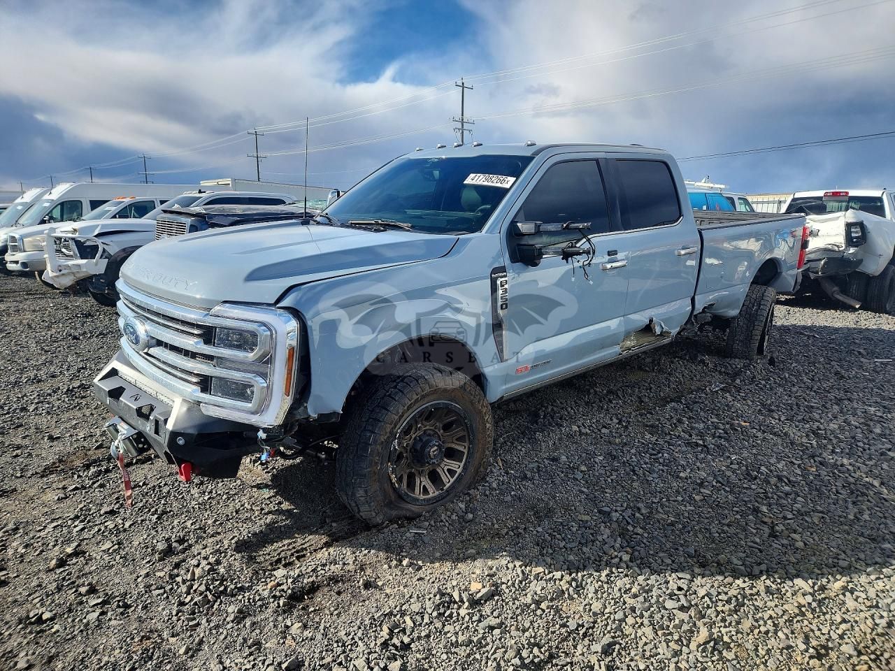 Ford F-350 6.7L 8 2025