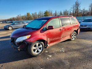 Toyota Sienna 3.5L 6 2014