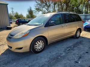 Toyota Sienna 3.5L 6 2010