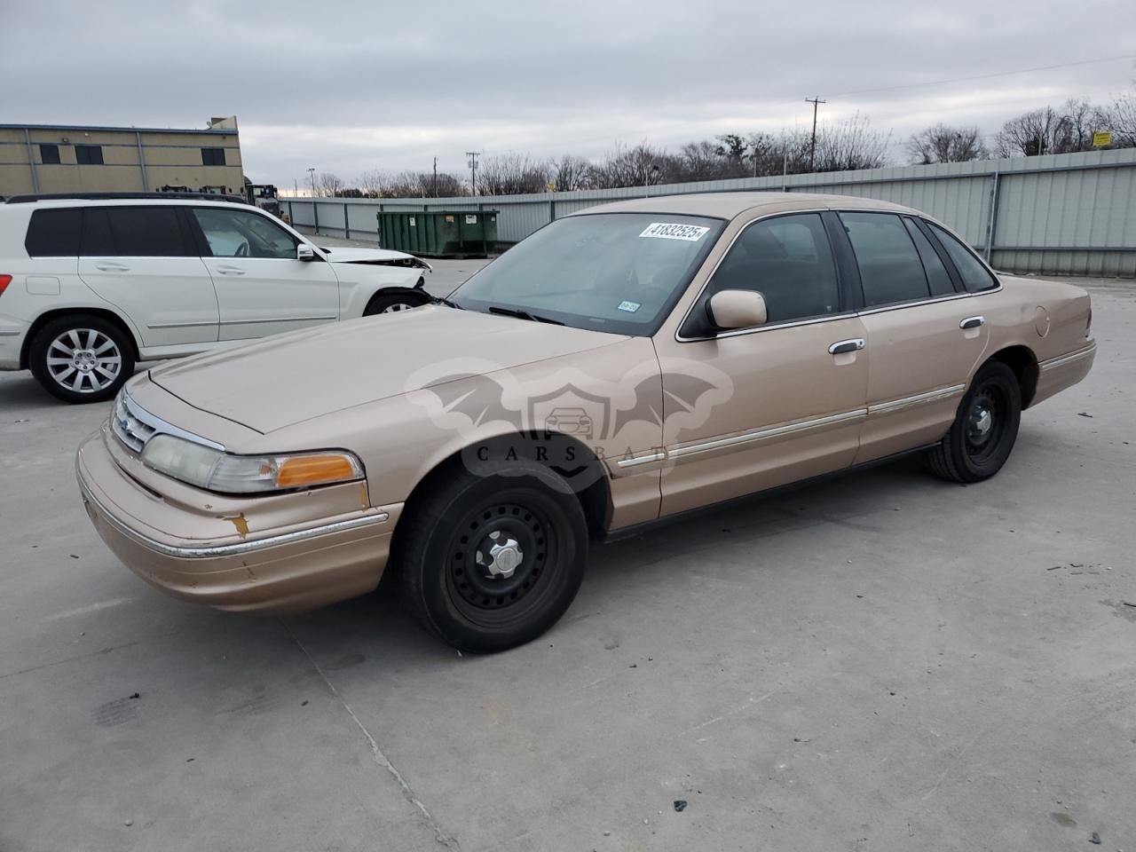 Ford Crown 4.6L 8 1996