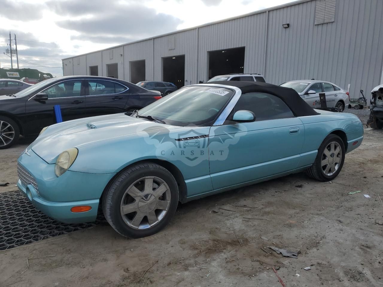 Ford Thunderbird 3.9L 8 2002