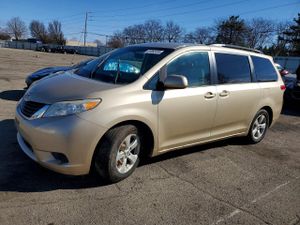 Toyota Sienna 3.5L 6 2014