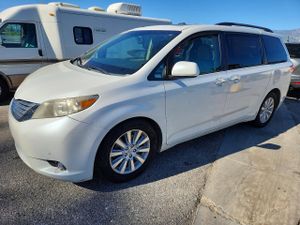 Toyota Sienna 3.5L 6 2012
