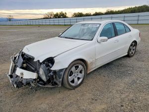 Mercedes-Benz E 5.0L 8 2005