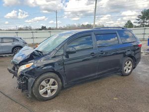 Toyota Sienna 3.5L 6 2015