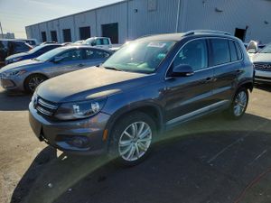 Volkswagen Tiguan 2.0L 4 2012