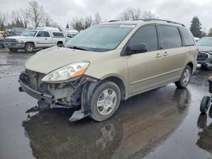 Toyota Sienna 3.5L 6 2010