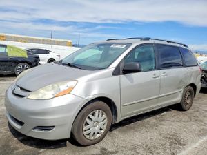 Toyota Sienna 3.5L 6 2010