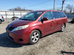 Toyota Sienna 3.5L 6 2011
