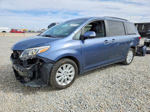 Toyota Sienna 3.5L 6 2015