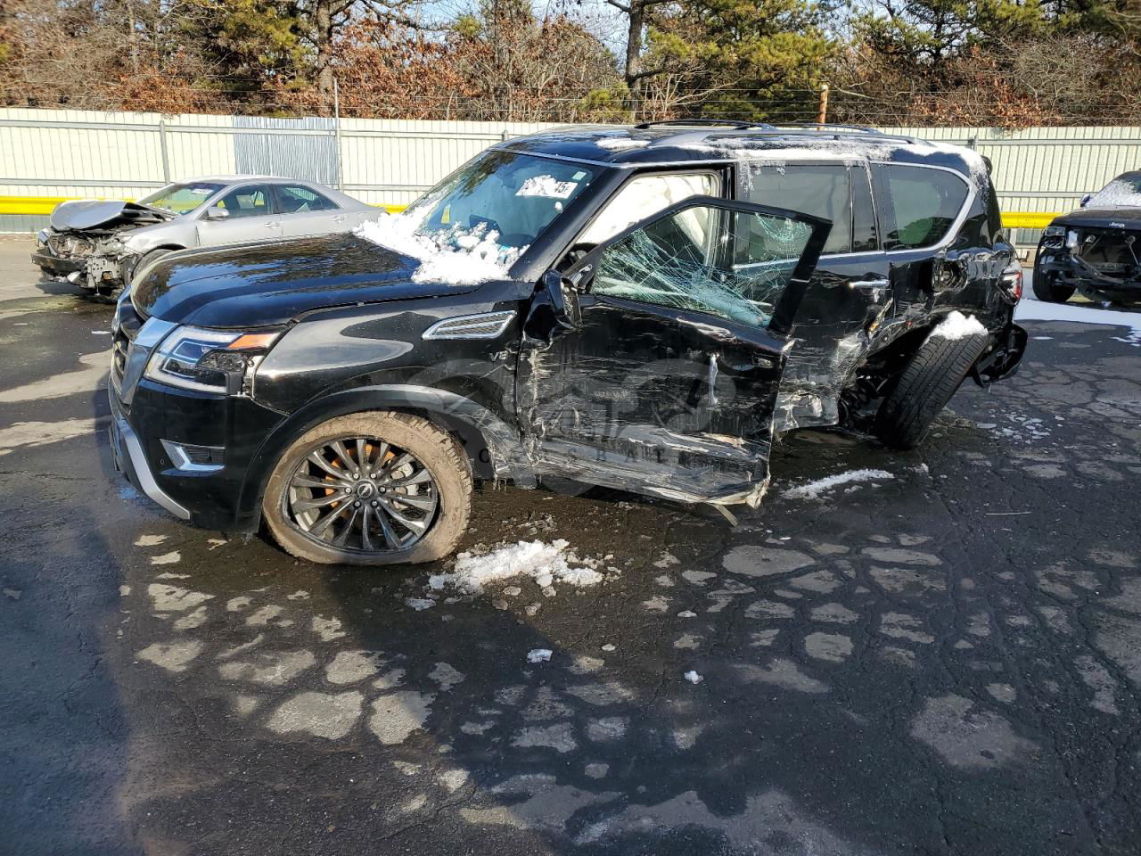 Nissan Armada PLATINUM 5.6L  8 2022