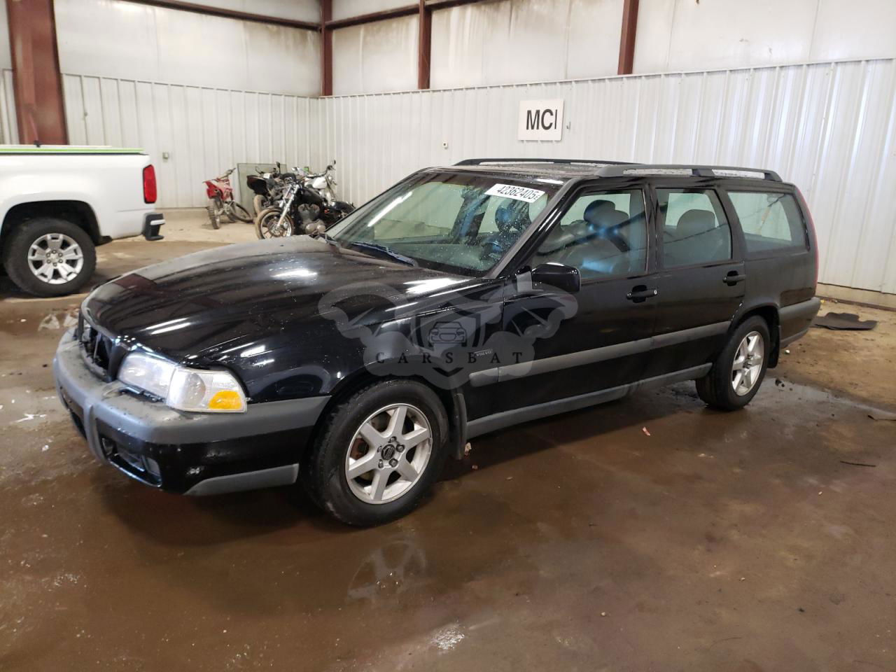 Volvo V70 XC 2.4L  5 1998