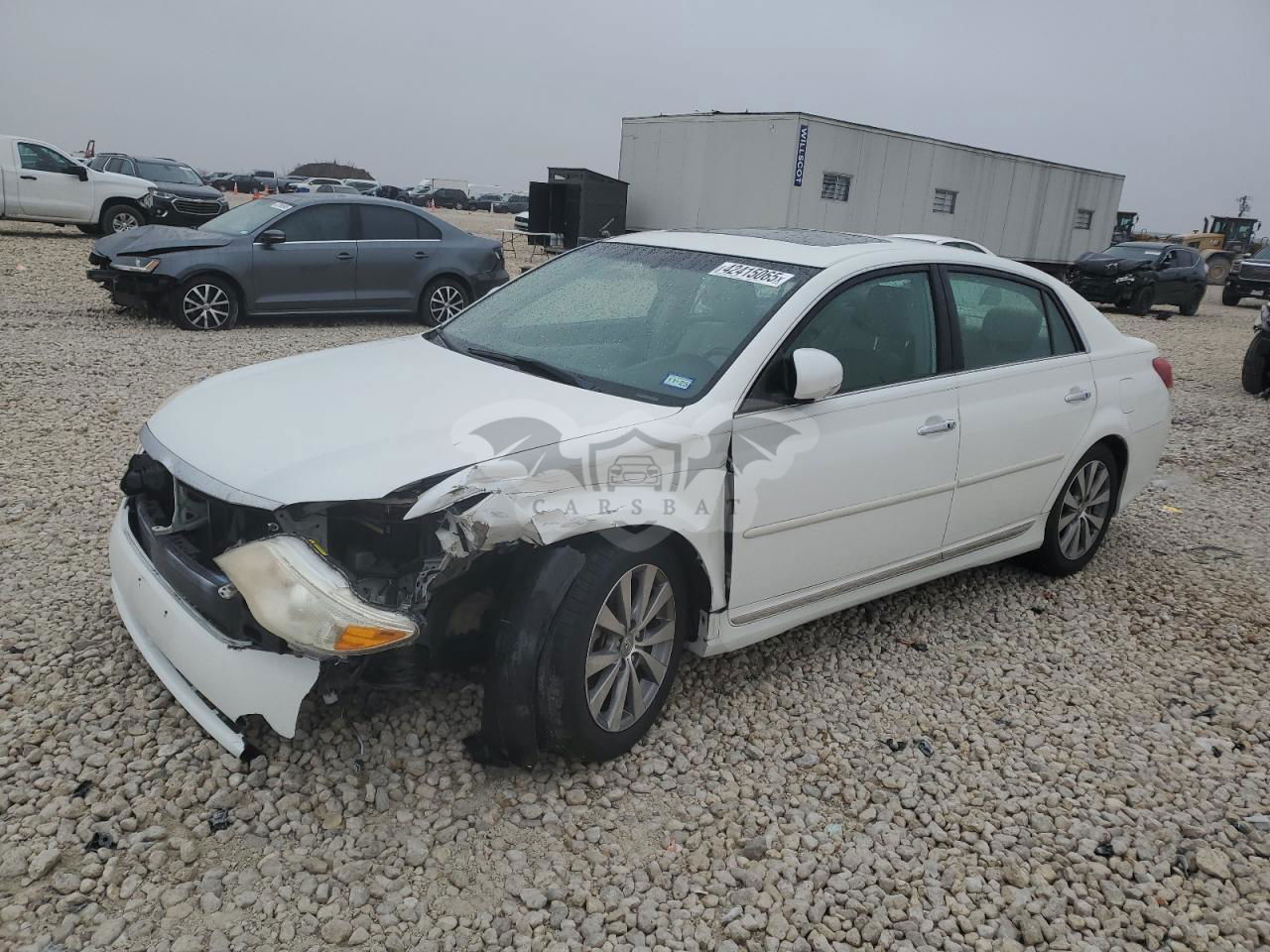 Toyota Avalon BASE 3.5L  6 2011