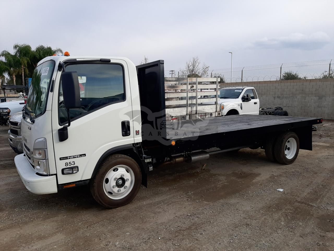 Isuzu NPR 6.6L 8 2025