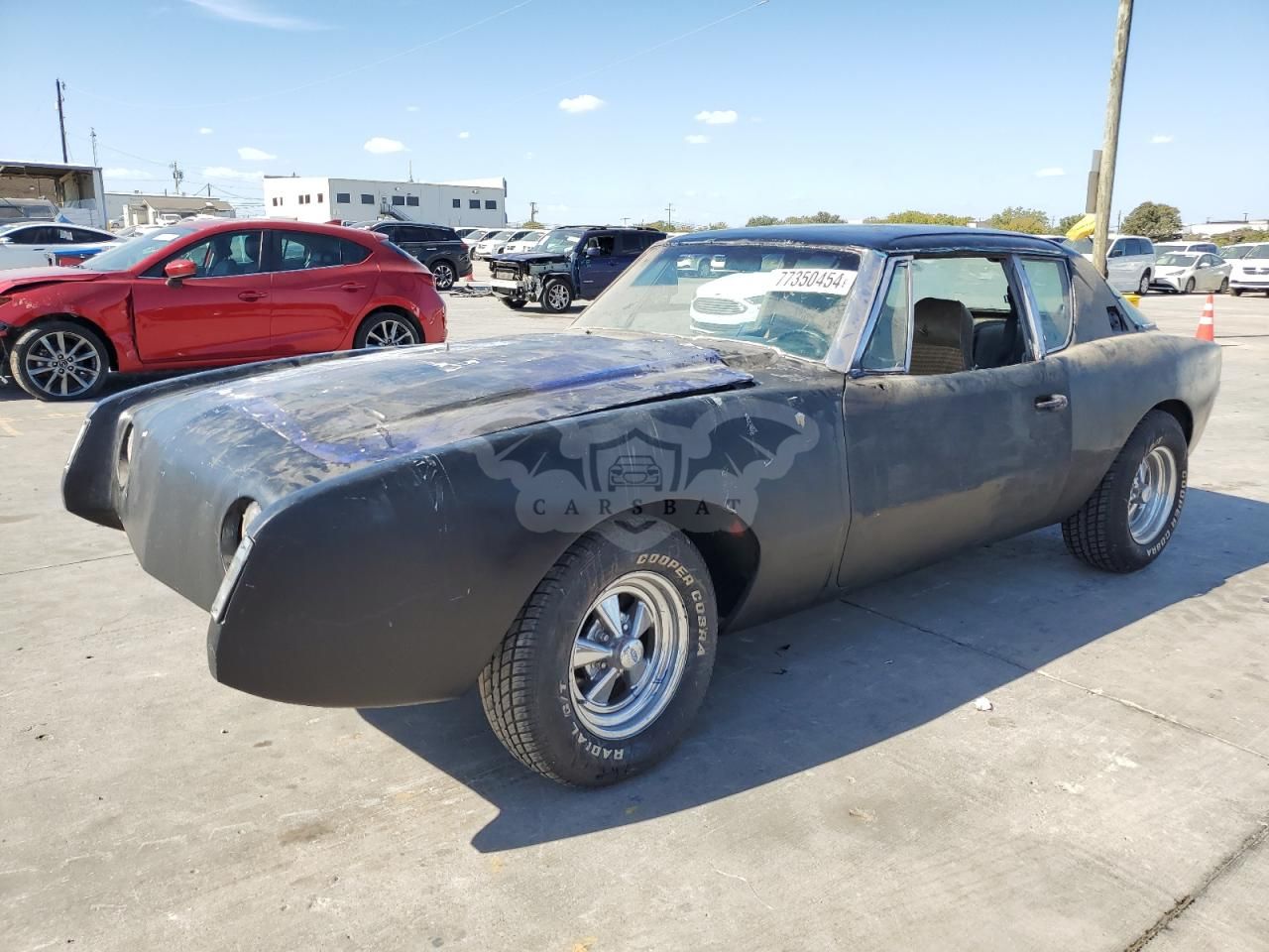 Studebaker Avanti 1973