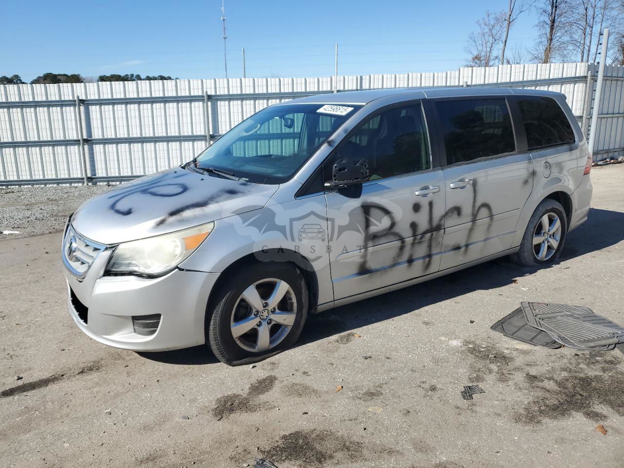 Volkswagen Routan SE 3.8L  6 2010
