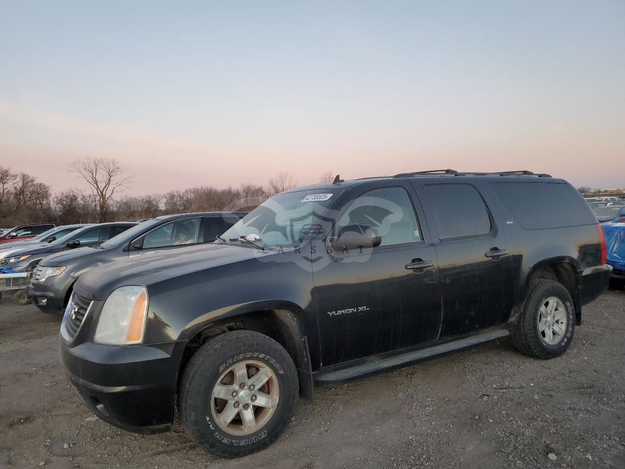 GMC Yukon K1500 SLT 5.3L  8 2011