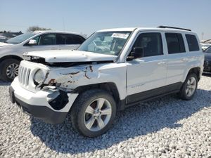 Jeep Patriot LATITUDE 2.4L 4 2015