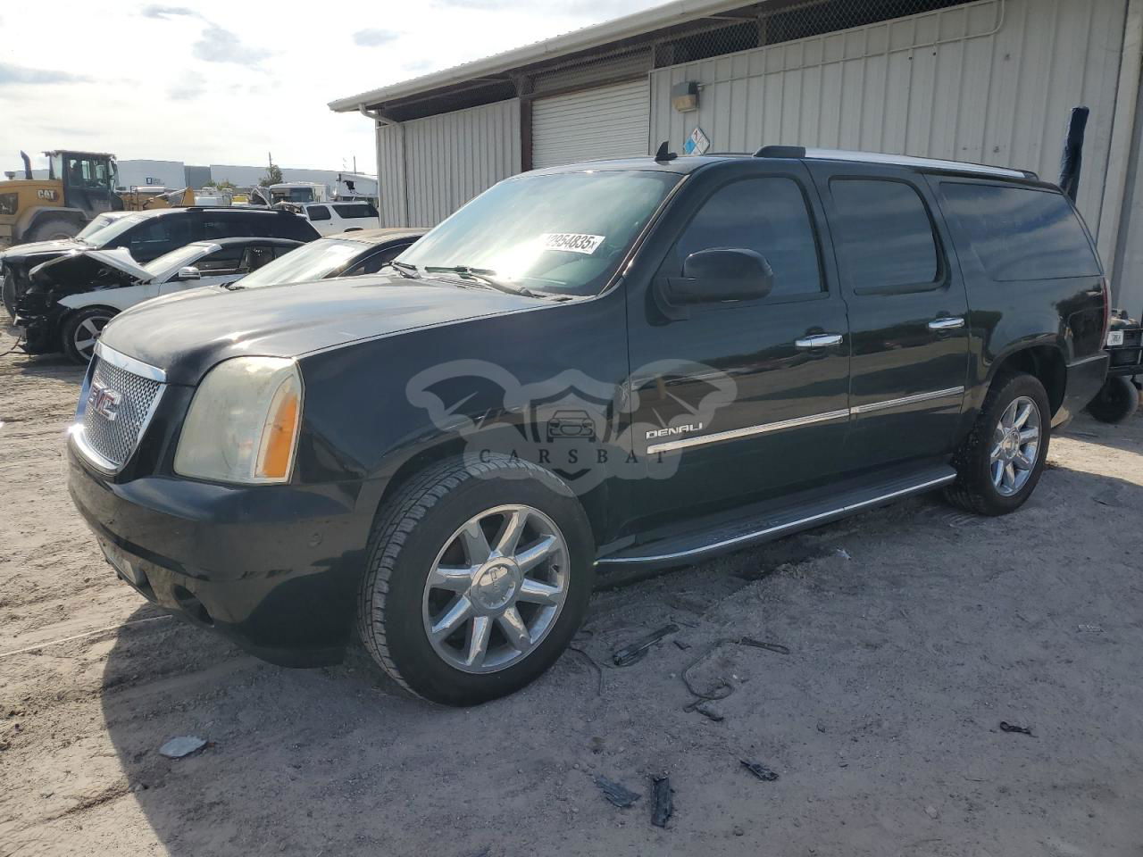 GMC Yukon DENALI 6.2L  8 2011