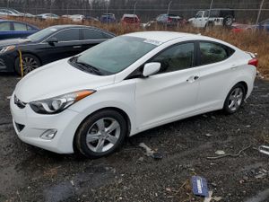 Hyundai Elantra GLS 1.8L 4 2013